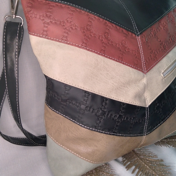 NOI NOI Tote - Picture 3 of 10